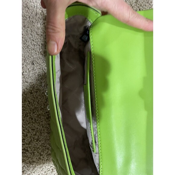 NWT Michael Kors Tribeca Large Quilted Leather Shoulder/Crossbody Bag In Green - Picture 11 of 13